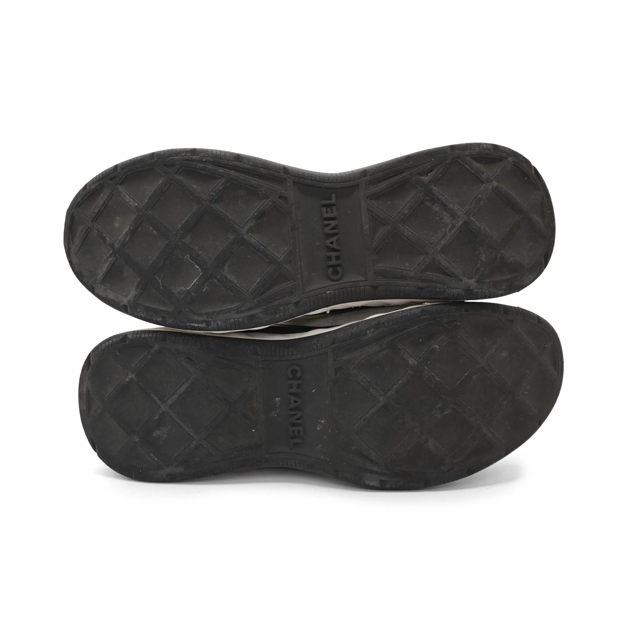 Chanel Sporty Sneakers - Unisex 42