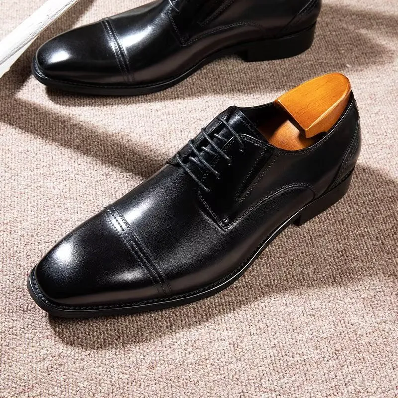 Diamoré Timeless Lace-Up Elegance