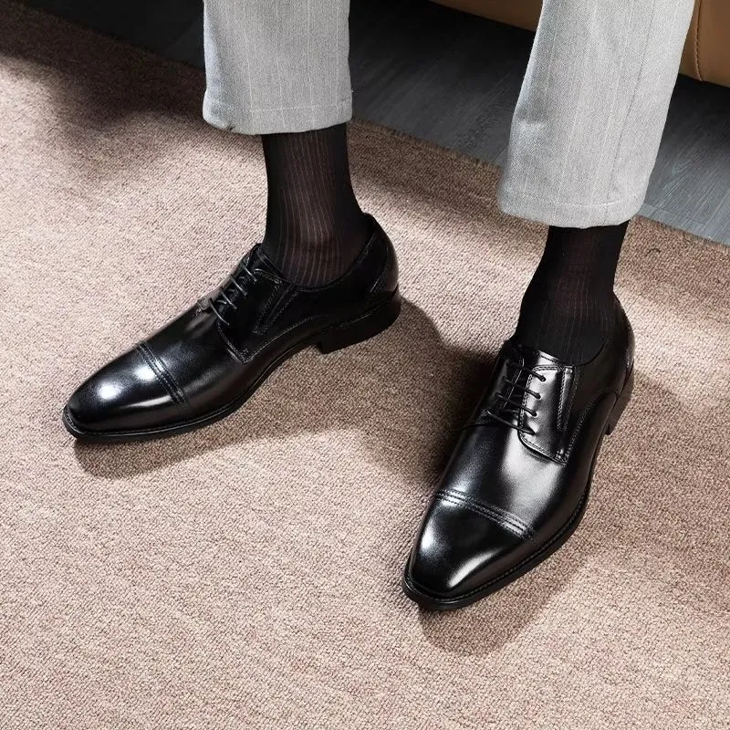Diamoré Timeless Lace-Up Elegance