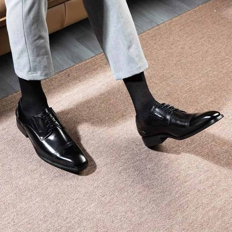 Diamoré Timeless Lace-Up Elegance