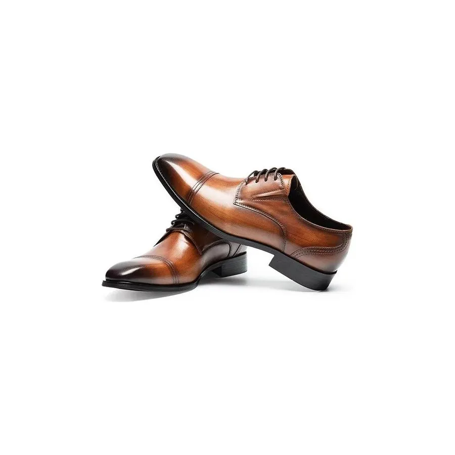 Diamoré Timeless Lace-Up Elegance