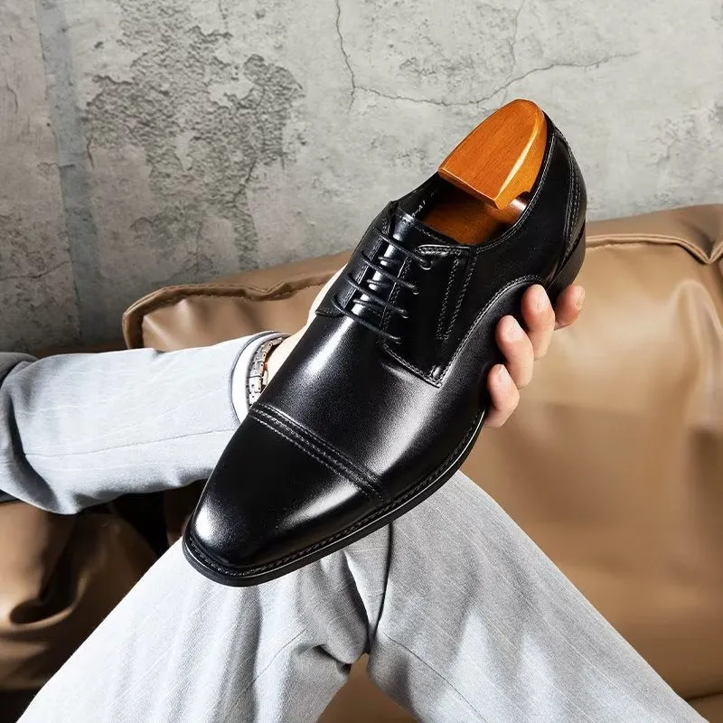 Diamoré Timeless Lace-Up Elegance