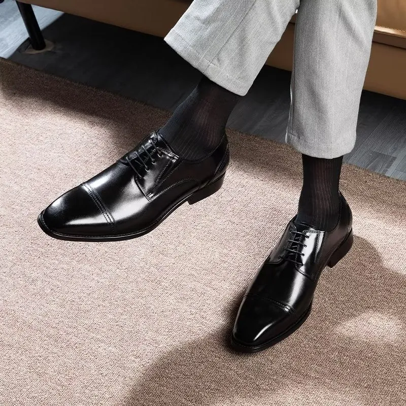 Diamoré Timeless Lace-Up Elegance