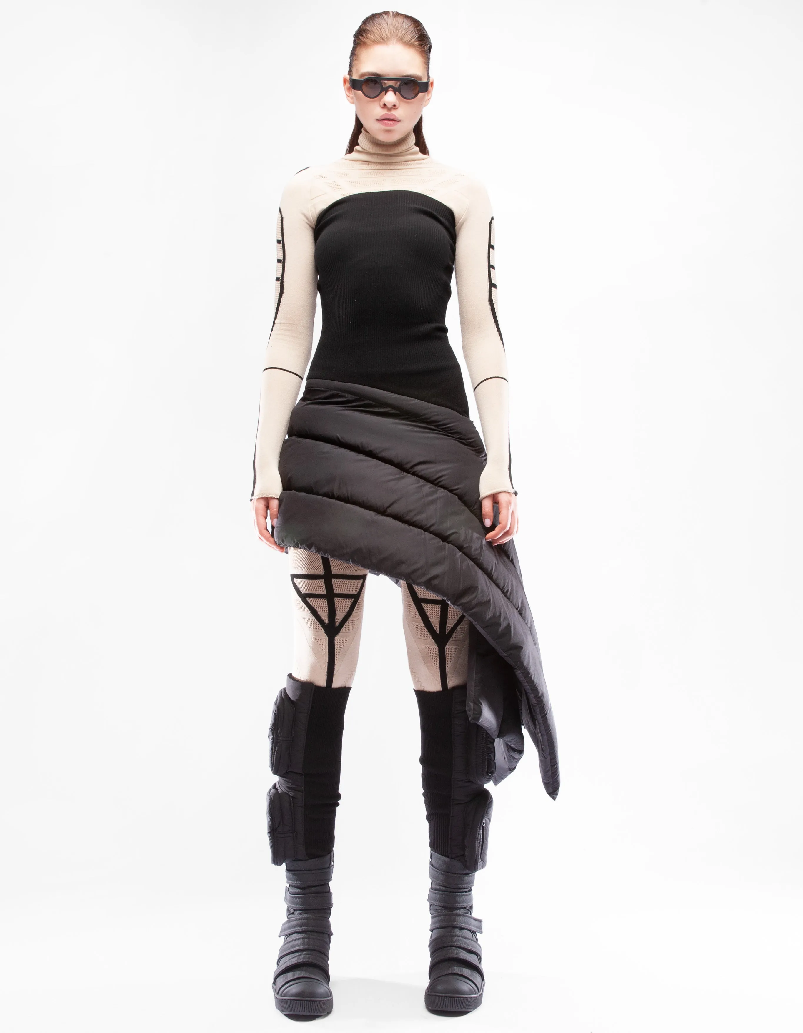 DRESS CUT OUT TIMELESS
