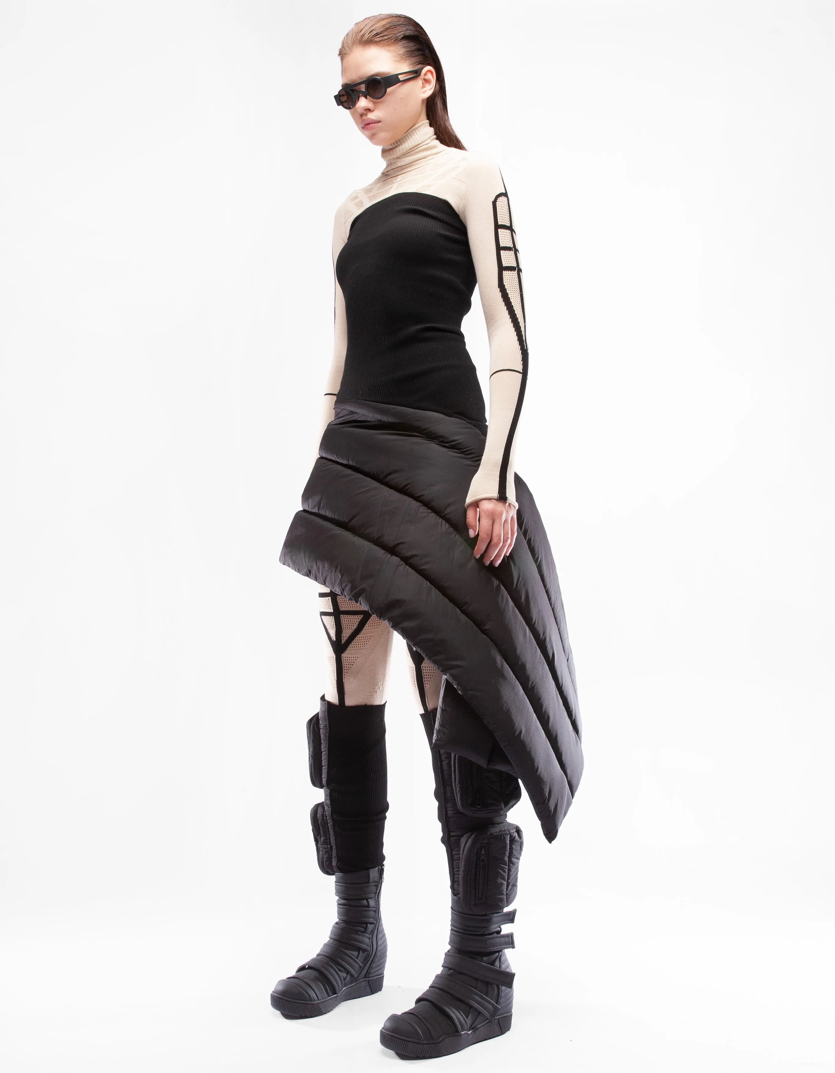 DRESS CUT OUT TIMELESS