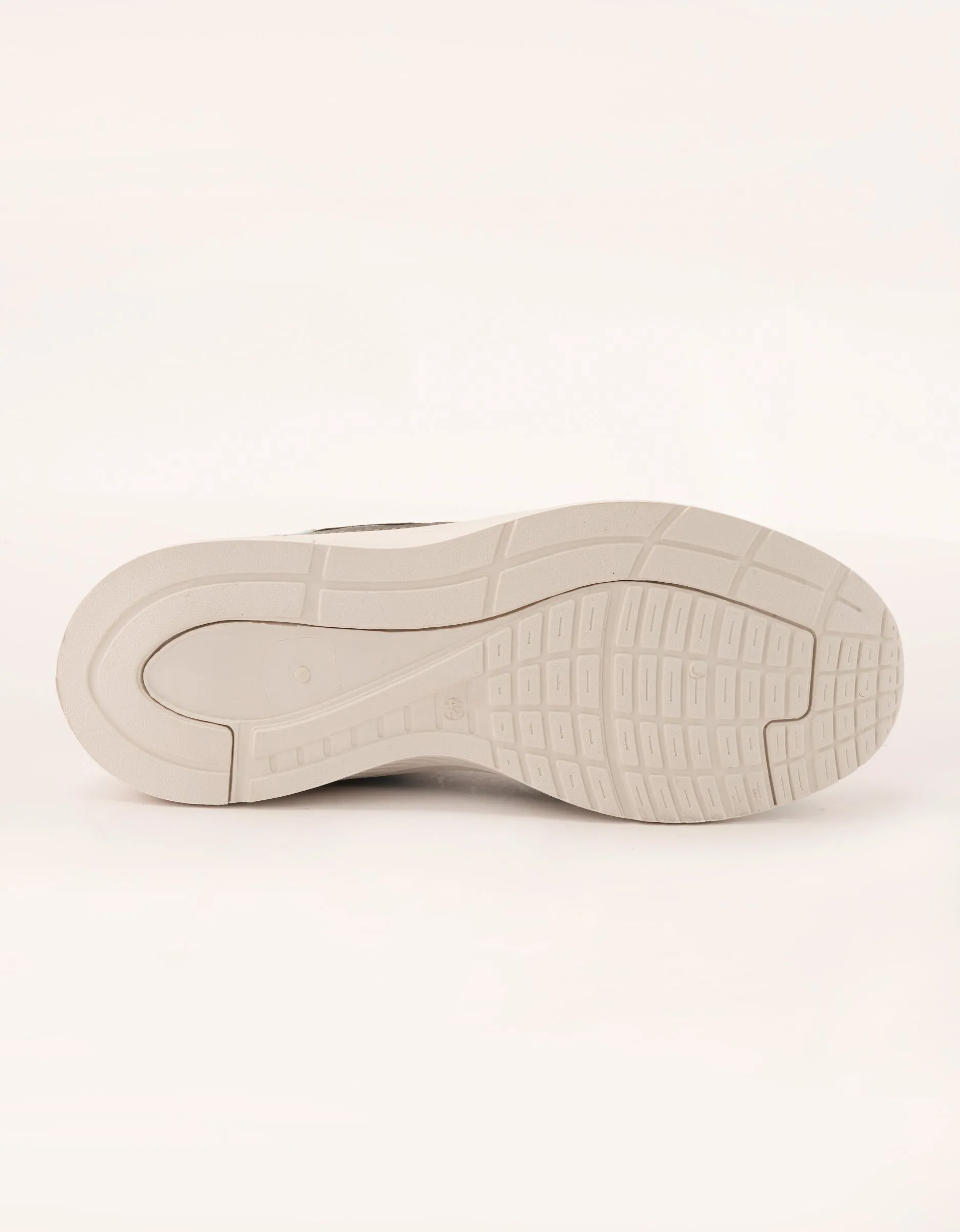 Men Ignite Sporty Sneakers