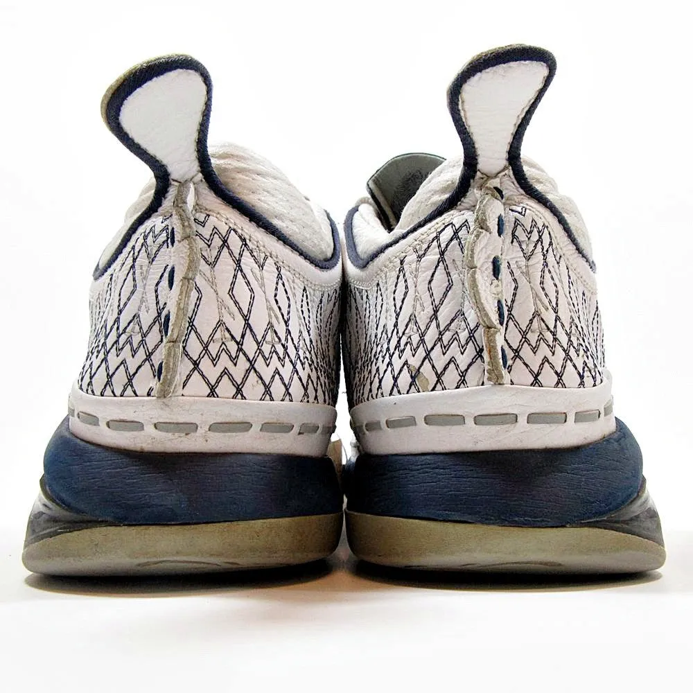 NIKE JORDAN